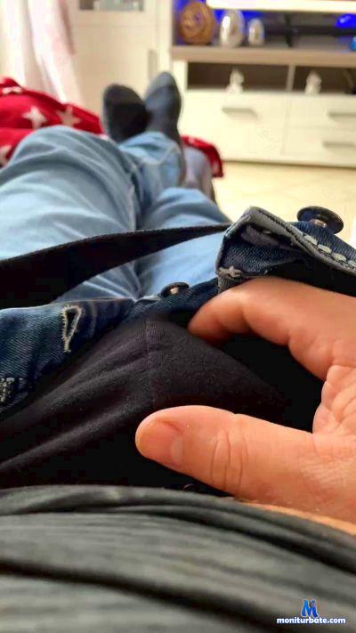 krandy2 cam4 gay performer from Federal Republic of Germany  