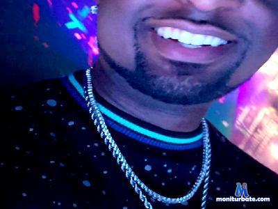 JamaicanFrkNyc cam4 gay performer from United States of America Party pnp clouds feet gay C2C smoke 