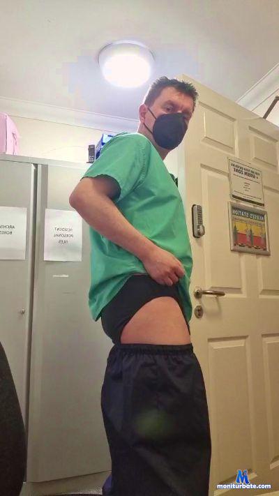 str8tloser cam4 straight performer from United Kingdom of Great Britain & Northern Ireland  