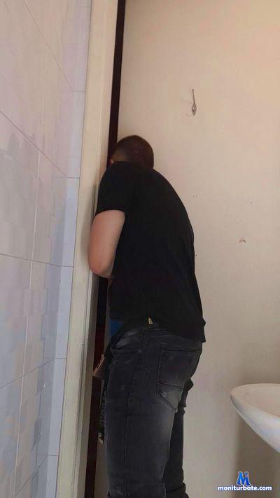 _AmericapissCAP cam4 gay performer from United States of America slave outside publicbathroom jean bulge piss master 