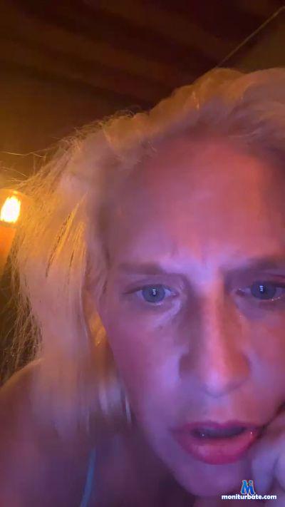 ChellyBean18 cam4 straight performer from United States of America  