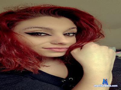 Butterflymomy69 cam4 bisexual performer from Republic of Italy striptease ass feet smoke cute 