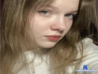 NickyLavesque cam4 bisexual performer from United States of America  