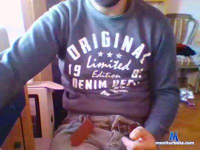 menhard1234 cam4 bisexual performer from Republic of Colombia  