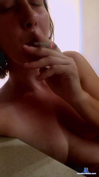 Ninna_Bunny cam4 bisexual performer from United States of America amateur lesbian feet pussy blowjob ass cum 