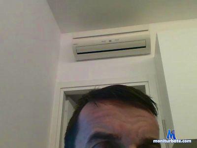 fanirek22 cam4 gay performer from Republic of Italy  