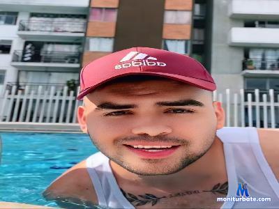 SERGIO_STONEE cam4 bicurious performer from Republic of Italy  