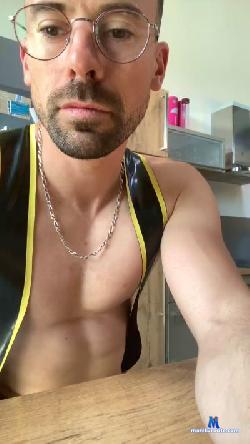 fred2085 cam4 live cam performer profile