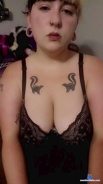 MissSkunk cam4 bisexual performer from United States of America  