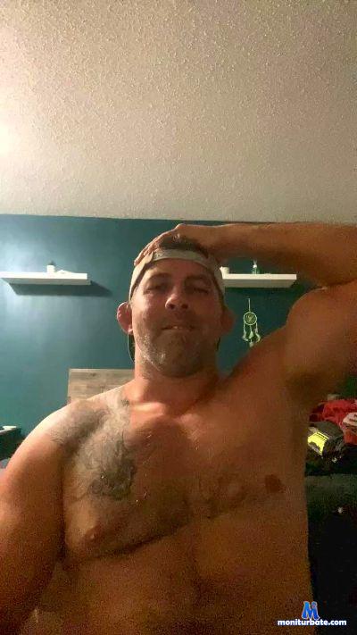 DirtyGuy82 cam4 bicurious performer from Canada  
