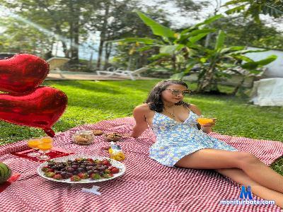 nahomy_hall18 cam4 straight performer from Republic of Colombia bigass ass C2C blowjob spanking anal 