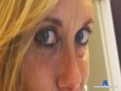 Blue_Eyes_xxx cam4 straight performer from Republic of Italy  