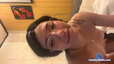 Gianna_Es cam4 bisexual performer from United States of America  