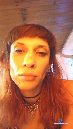 Larwin cam4 livecam show performer room profile