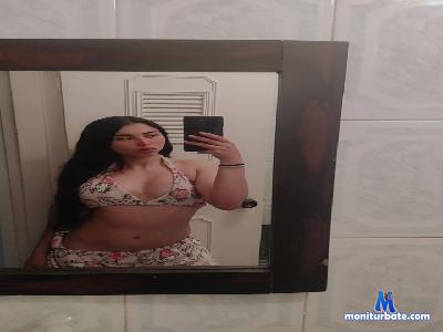 nicollcollens cam4 bisexual performer from Republic of Colombia C2C deepthroat masturbation anal striptease blowjob ass 