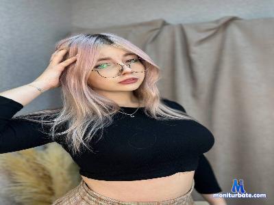 EdlinHickmott cam4 straight performer from French Republic masturbation bigass C2C striptease spanking feet 