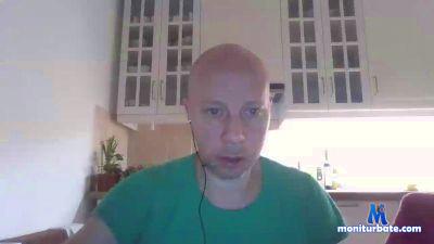 Garadavid74 cam4 bicurious performer from Hungary livetouch 