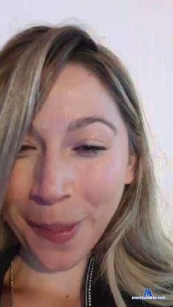 ela_sarah cam4 live cam performer profile