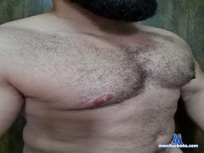 beard_man_sexy cam4 bisexual performer from Federative Republic of Brazil  