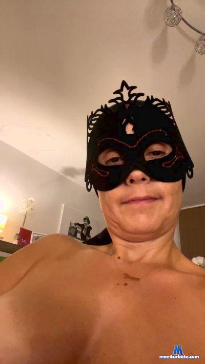 Marielaure cam4 straight performer from French Republic  