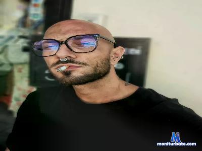 MonsieurRaptor cam4 gay performer from French Republic solo hot versa masturbation plug 