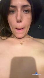Dayqueen cam4 livecam show performer room profile