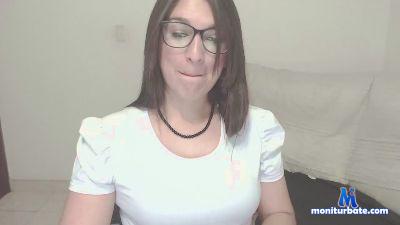 milena_26 cam4 straight performer from Republic of Colombia gamer pee squirt blowjob pussy striptease masturbation 