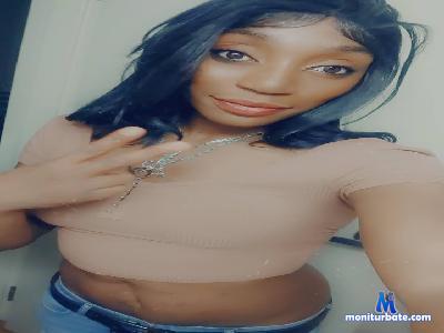 Charlie_Luxxx cam4 bisexual performer from United States of America amateur cute ebony 