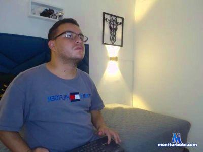 Charless_green cam4 bicurious performer from United States of America charless_green rollthedice 