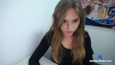 _DomiKa_ cam4 bicurious performer from Federal Republic of Germany feets shy c2c 