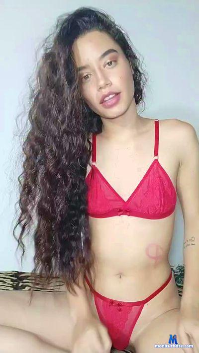 emilly2_sexy cam4 bisexual performer from Federative Republic of Brazil  