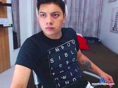 andrew_wite cam4 bisexual performer from United States of America new latino teen 