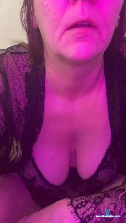 Statuesque_X cam4 live cam performer profile