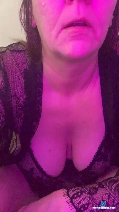 Statuesque_X cam4 straight performer from United Kingdom of Great Britain & Northern Ireland  