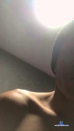 young_BR20 cam4 livecam show performer room profile