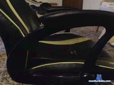berlins_sexy cam4 bisexual performer from Federal Republic of Germany  