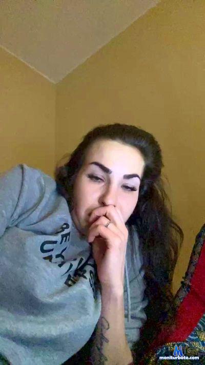 Lilyacuts cam4 bicurious performer from Russian Federation  