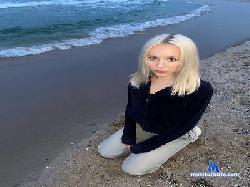 SynnoveDrewett cam4 live cam performer profile