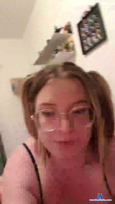BadFoxy cam4 bisexual performer from French Republic  