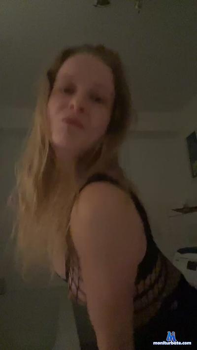 Horsegirlii cam4 bicurious performer from Federal Republic of Germany  