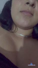 Saraleal cam4 livecam show performer room profile