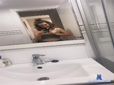 Martineziris32 cam4 straight performer from Kingdom of Spain  