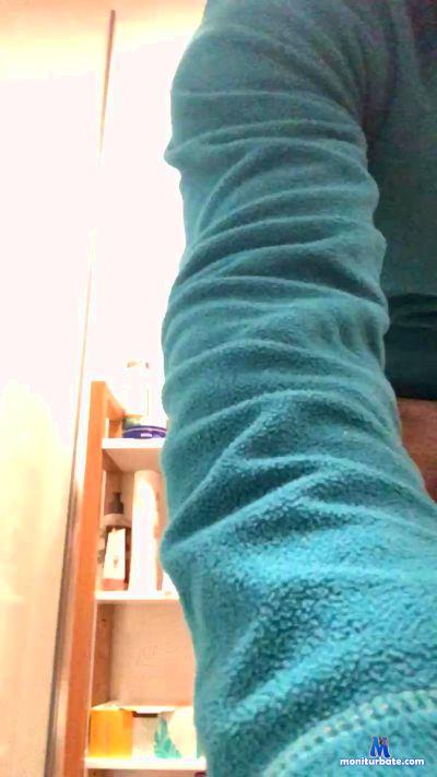 Zciprix cam4 bicurious performer from Kingdom of the Netherlands  