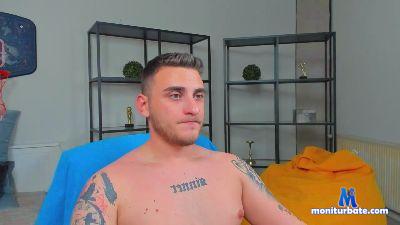 AllanButler cam4 bicurious performer from United States of America C2C milk feet masturbation smoke armpits muscle 