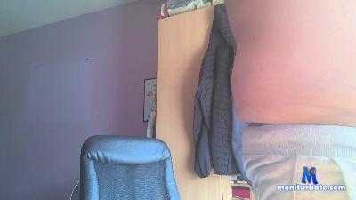 beardom13 cam4 gay performer from Swiss Confederation talk music tatoo kiffeur dom bear 