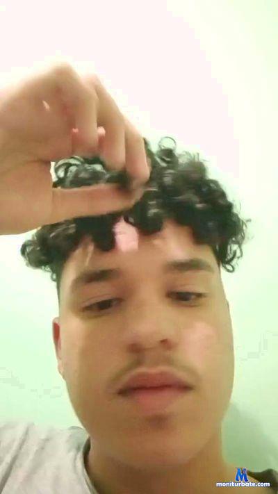 paunovinho670 cam4 straight performer from Federative Republic of Brazil  