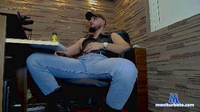 BigHighBear cam4 bisexual performer from United States of America big cloudy high bear party 