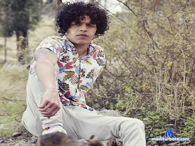 Davidjonnes95 cam4 bisexual performer from Republic of Colombia amateur Moreno C2C smoke cum milk masturbation 