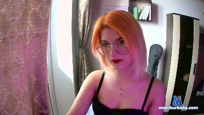 Nellie_ cam4 bicurious performer from Republic of Poland  