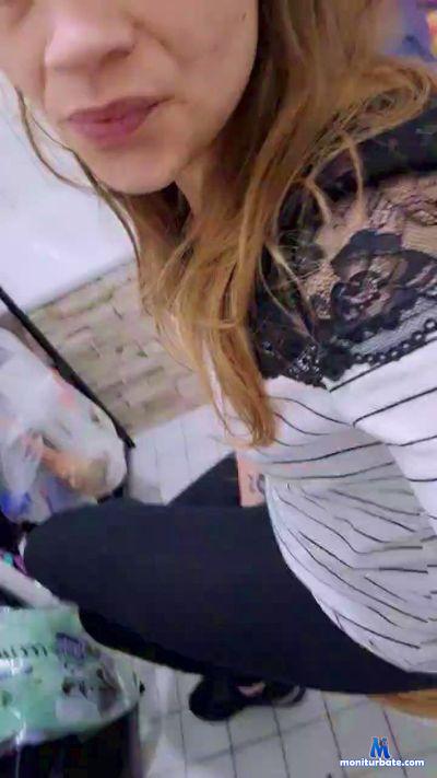 LadyCherry29 cam4 bicurious performer from Federal Republic of Germany guten morgen 